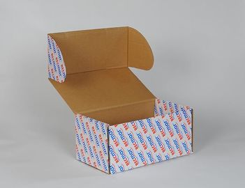 Cajas de envío acanaladas coloreadas mate de empaquetado llanas de la caja del papel de Kraft